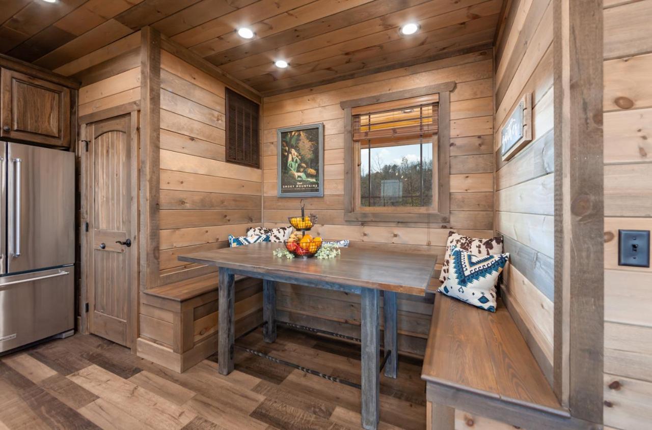 Splash Mountain Pool Hot Tub Theater Game Room Sevierville Exteriör bild