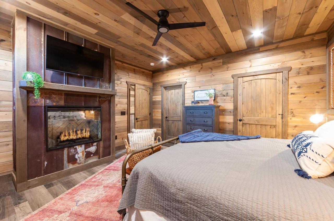 Splash Mountain Pool Hot Tub Theater Game Room Sevierville Exteriör bild